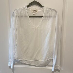 Cloth & Stone White V-Neck Blouse Size XS